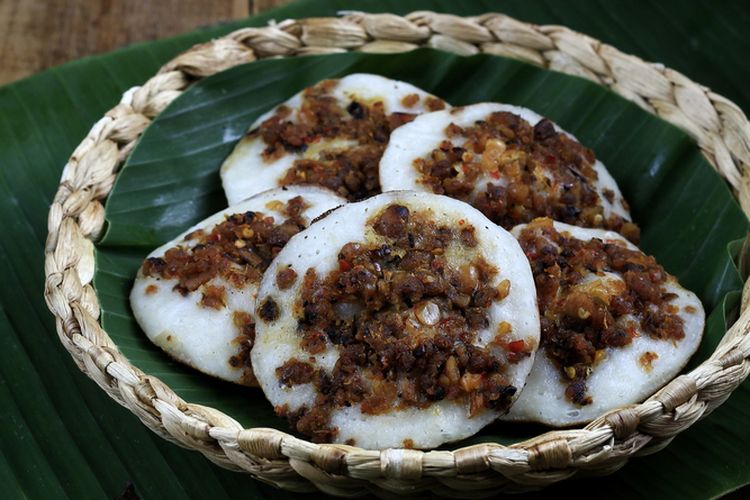Resep Kue Serabi Khas Bandung: Lembut dengan Saus Kinca